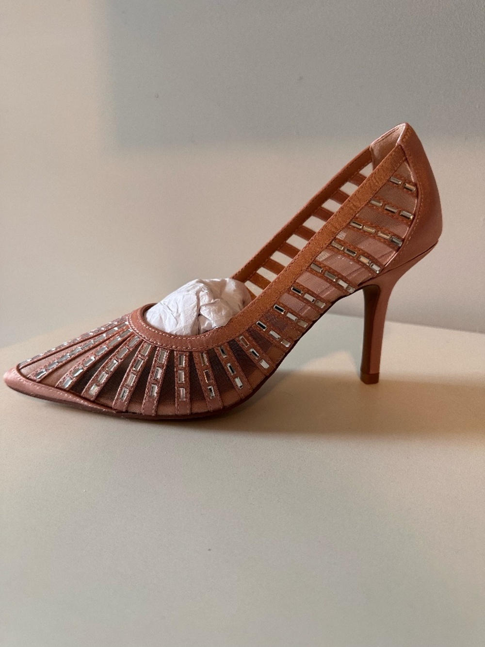 Linea Paolo Paola-L Blush Satin Crystal Embellished Pumps – Size 7 M